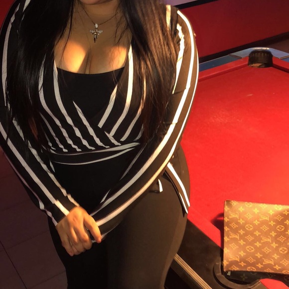 Crop top - Picture 2 of 2